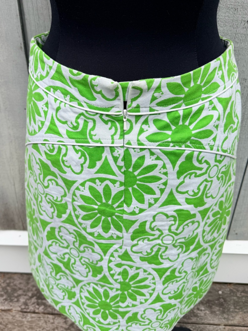 Lilly Pulitzer Green and White Floral Skirt - Picture 2 of 4